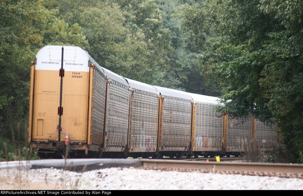  TTGX 159669 heads NB past Flat Shoals Road